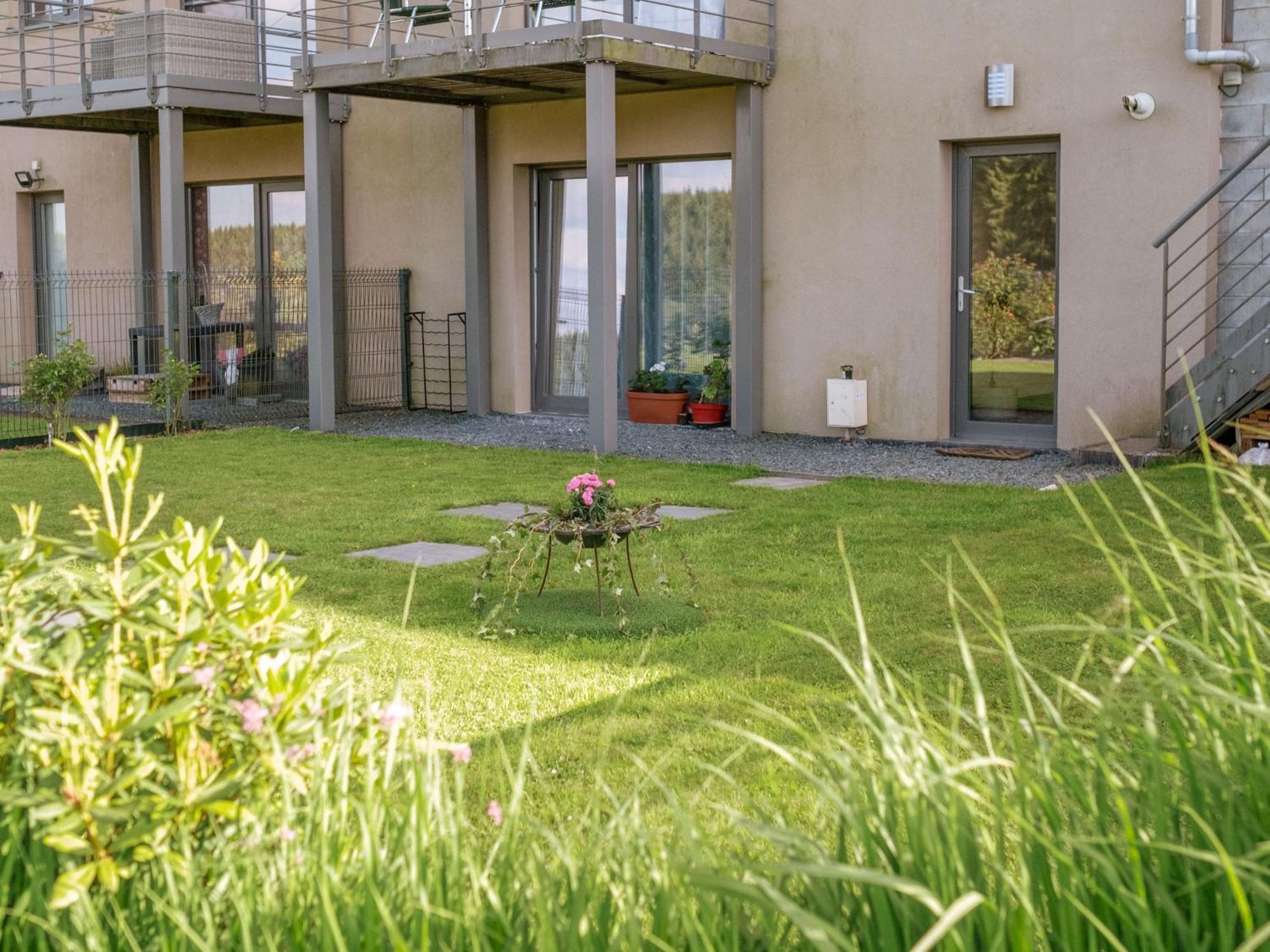 Sur Jardin Verdoyant Appartement Bertrix